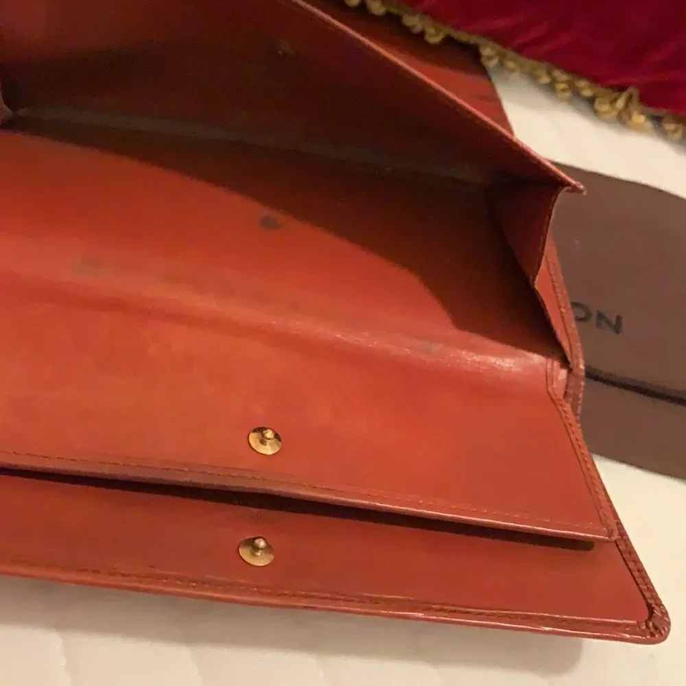 Authentic Louis Vuitton long epi wallet unisex